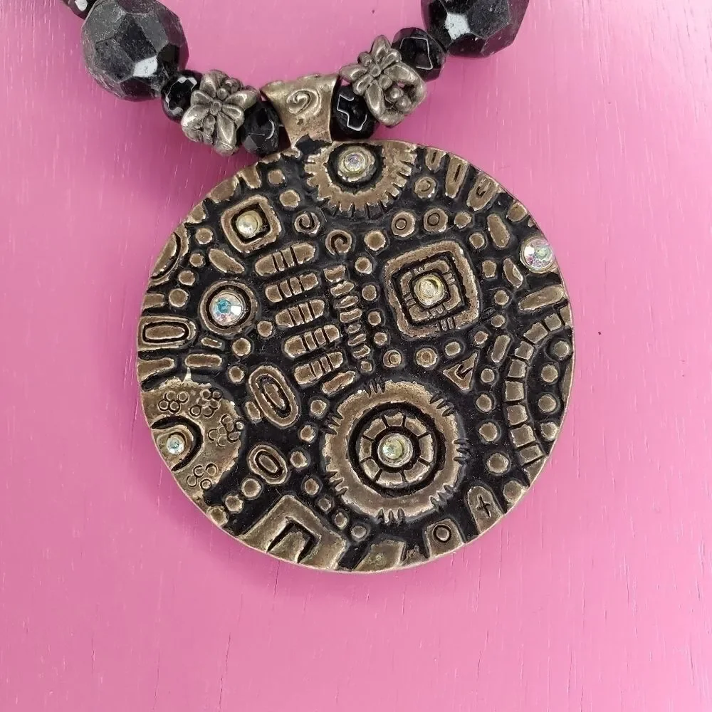 Vintage Women Black & bronze necklace. - Picture 8 of 11